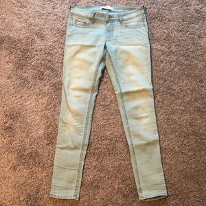 Hollister light wash skinny jeans